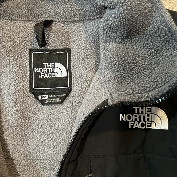 North Face, Mens- Small - Picture 3 of 3